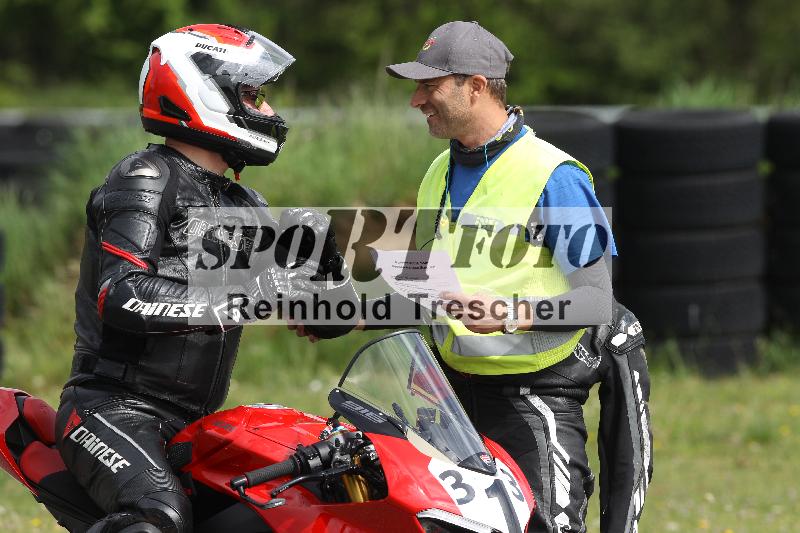 Archiv-2025/10 23.04.2025 Cornu Master School ADR/gruen-vert/313